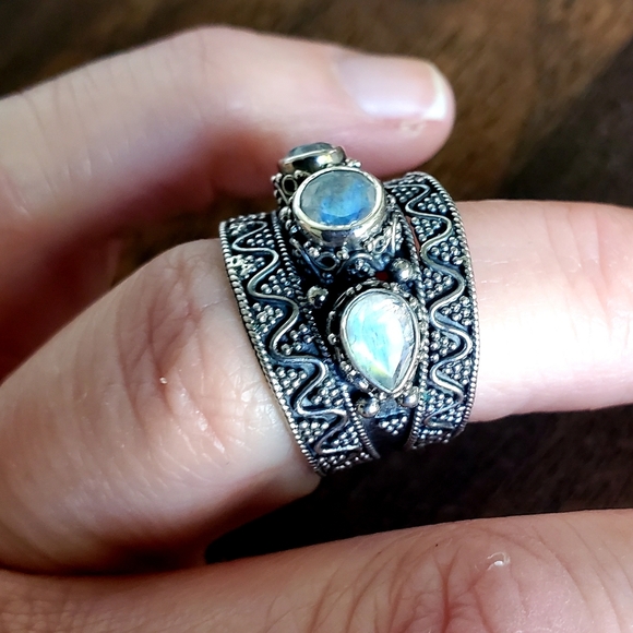 New Sandra Singh Artisan Crafted Sterling Rainbow Moonstone Ring. - Picture 10 of 16